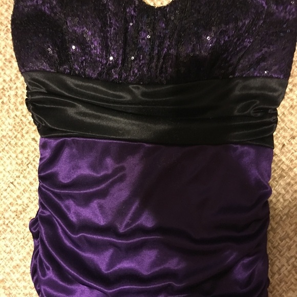 Purple satin cocktail dress - Picture 3 of 4